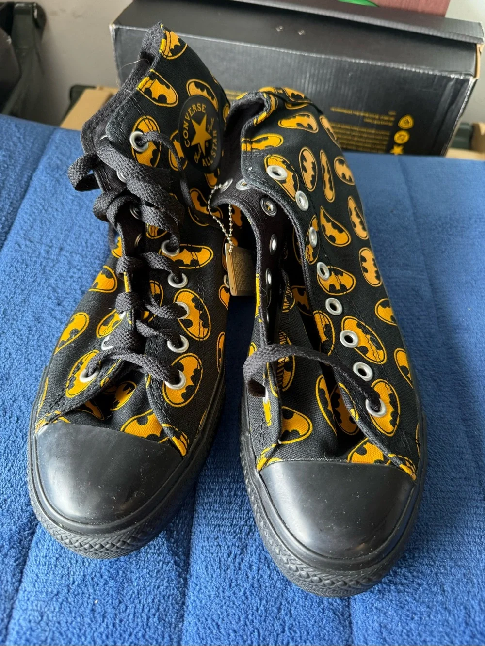 Converse All Star Chuck Taylor High Top Sneaker Shoe Batman Print Size 8.5 New - Picture 6 of 8